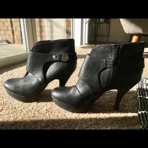 Women's Unlisted By Kenneth Cole Black Booties